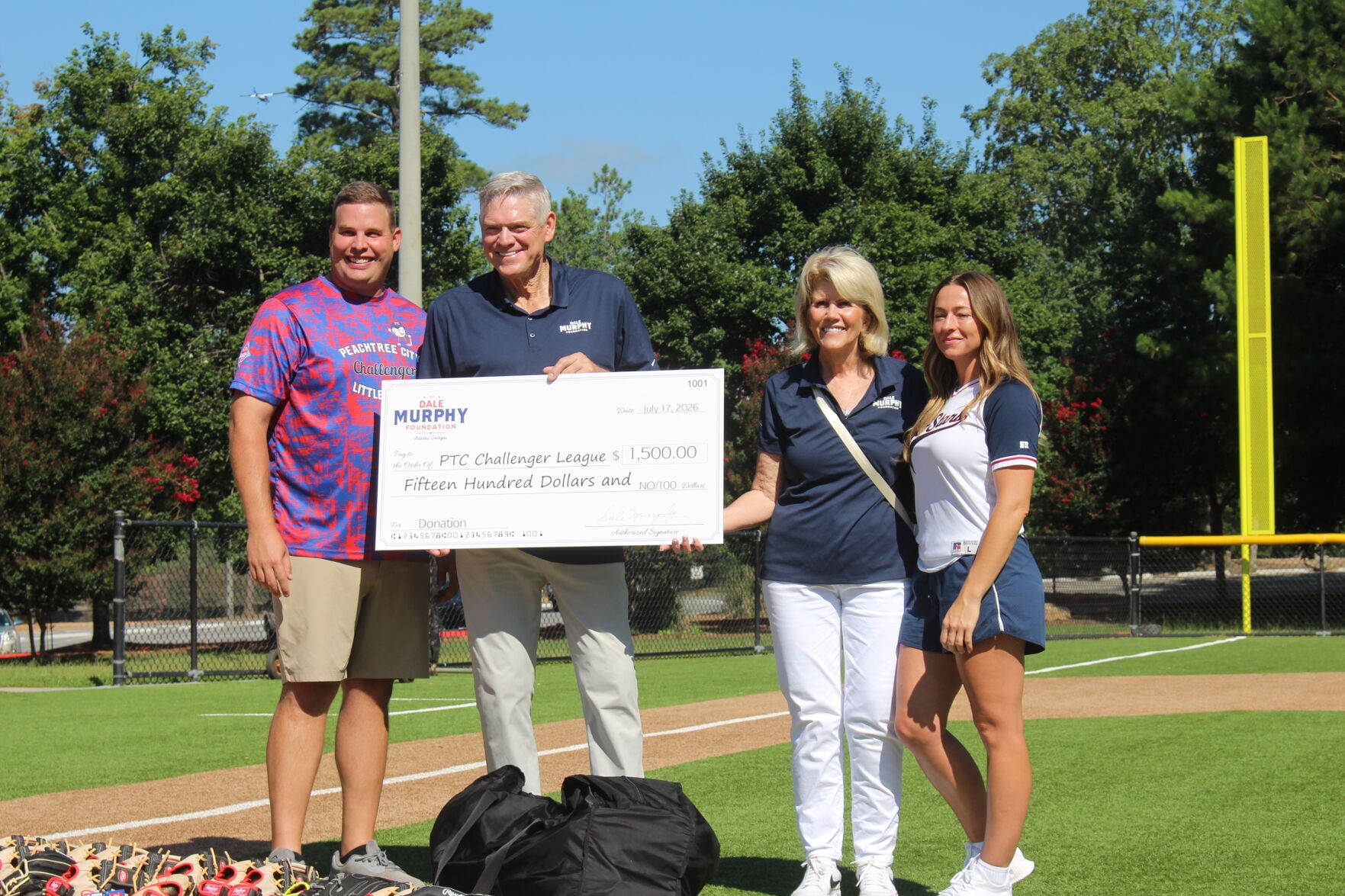 Dale Murphy Foundation Donates $1,500 to Peachtree City Little League Challenger Division